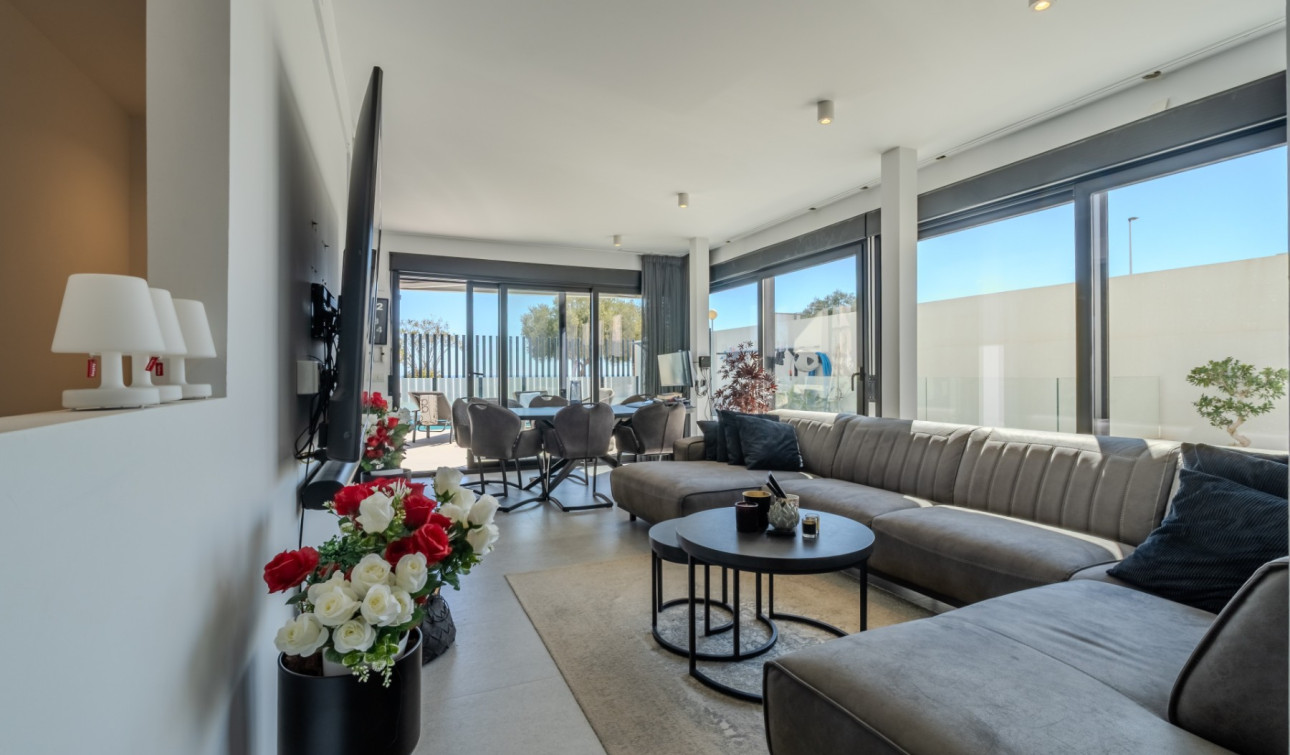 Resale - Detached Villa - Guardamar del Segura - Urbanizaciones