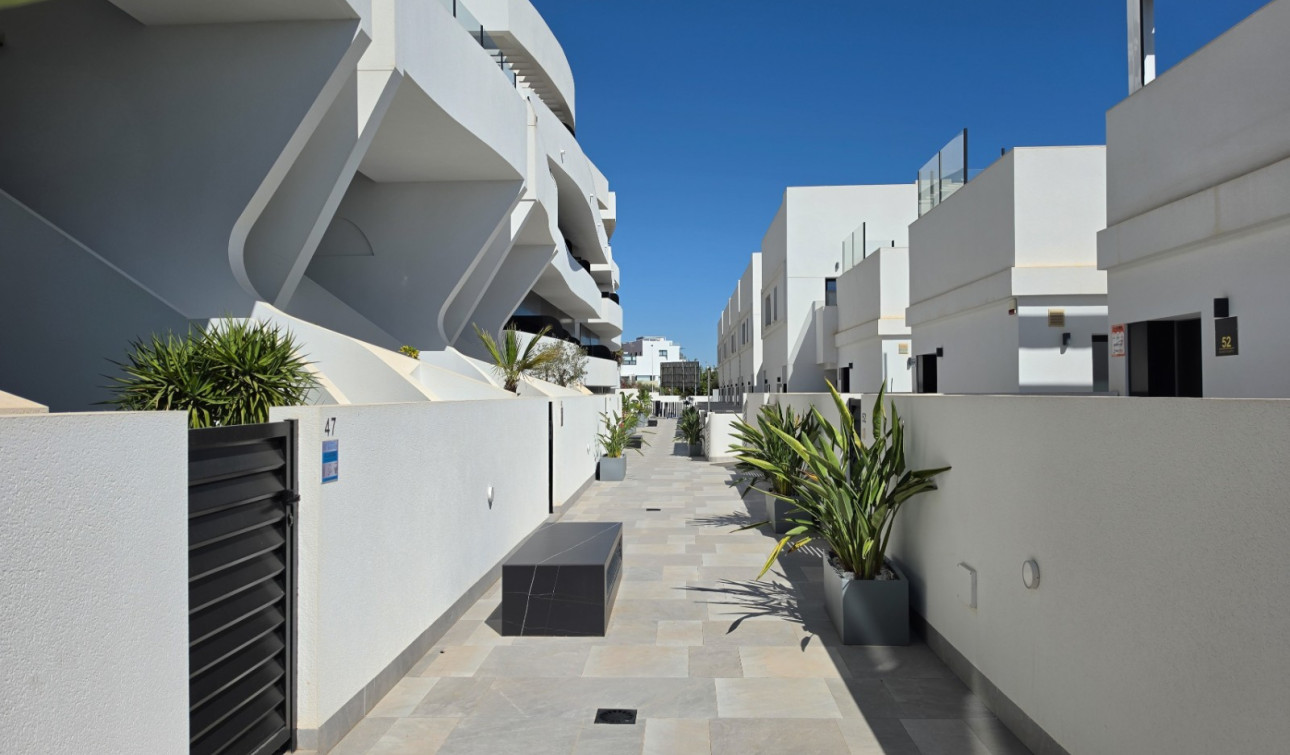 Resale - Detached Villa - Guardamar del Segura - Urbanizaciones
