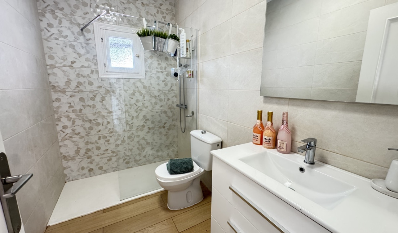 Resale - Detached Villa - La Florida