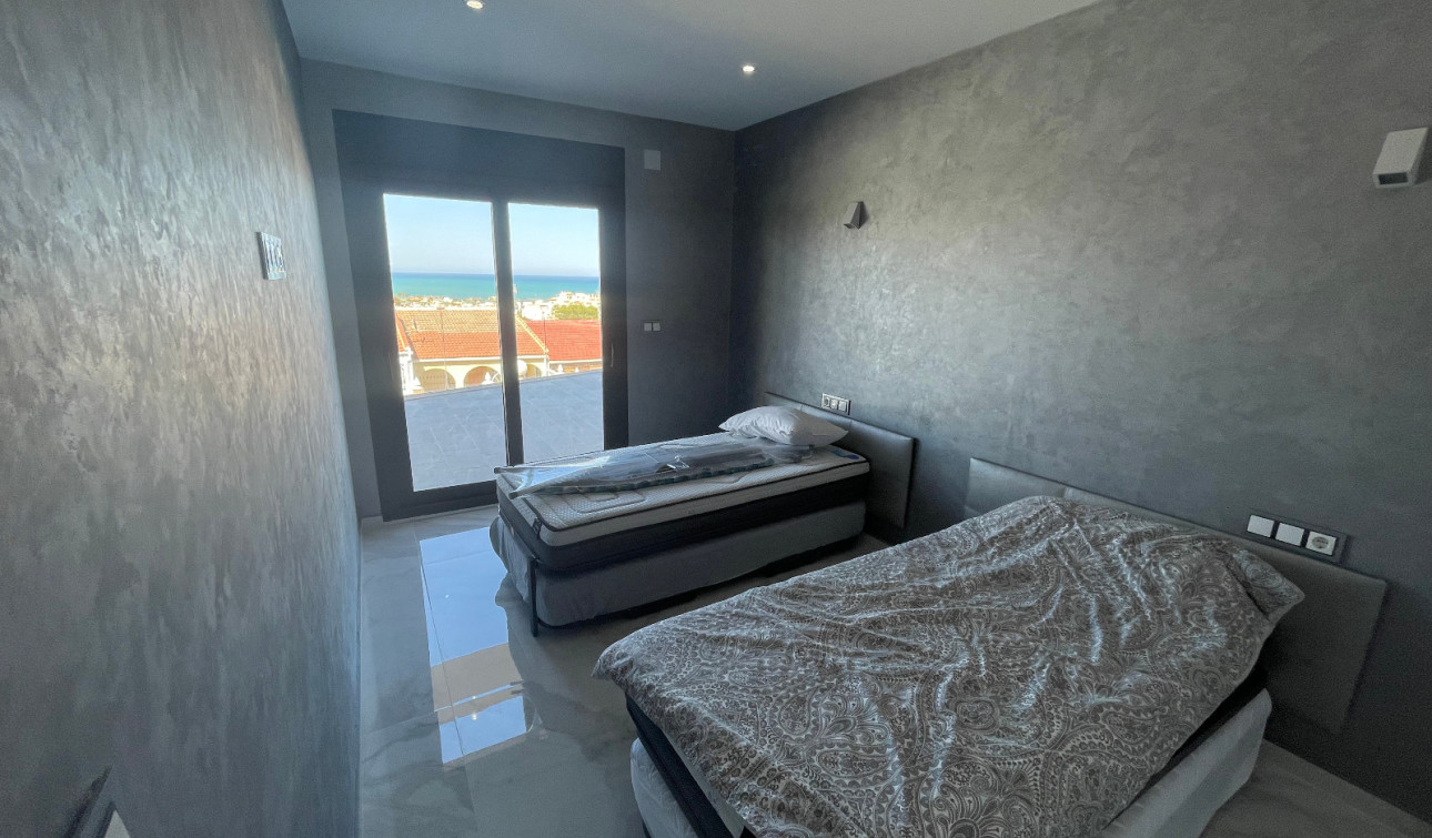 Resale - Detached Villa - La Mata