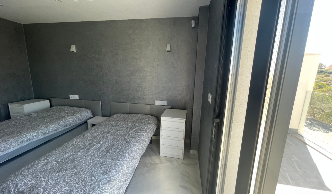 Resale - Detached Villa - La Mata