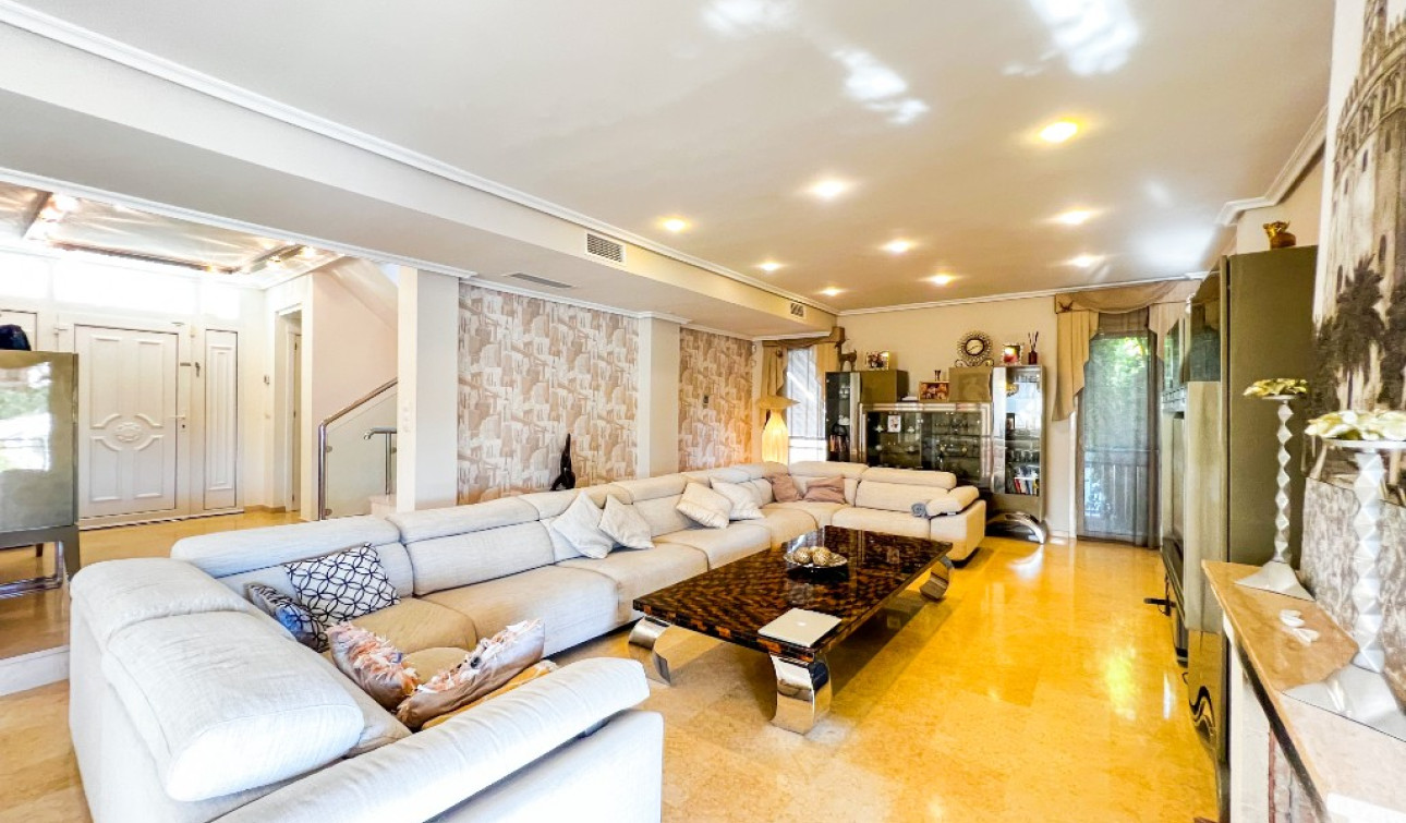 Resale - Detached Villa - La Mata