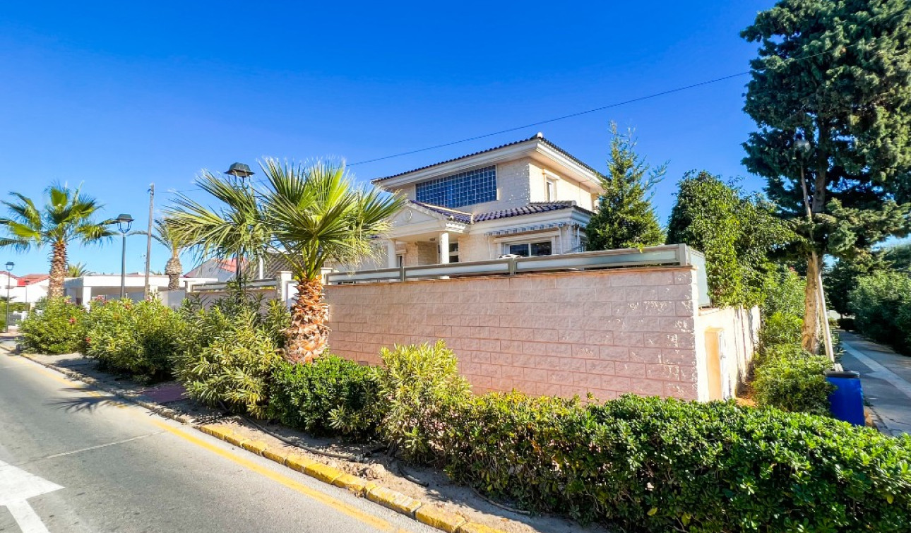 Resale - Detached Villa - La Mata