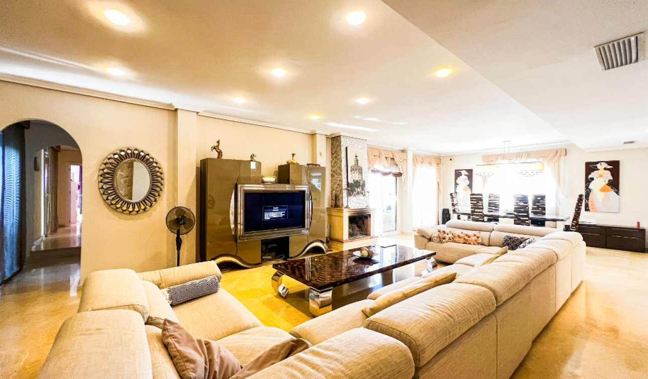 Resale - Detached Villa - La Mata