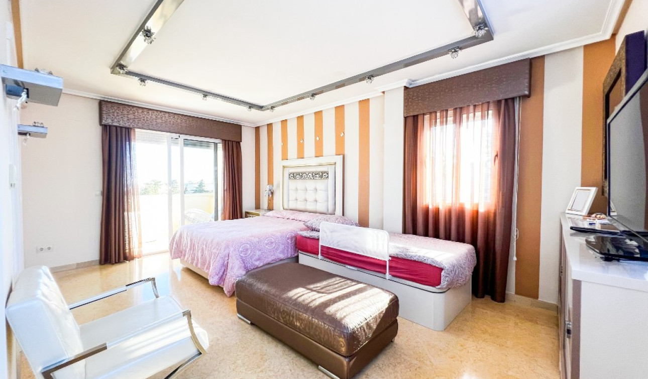Resale - Detached Villa - La Mata
