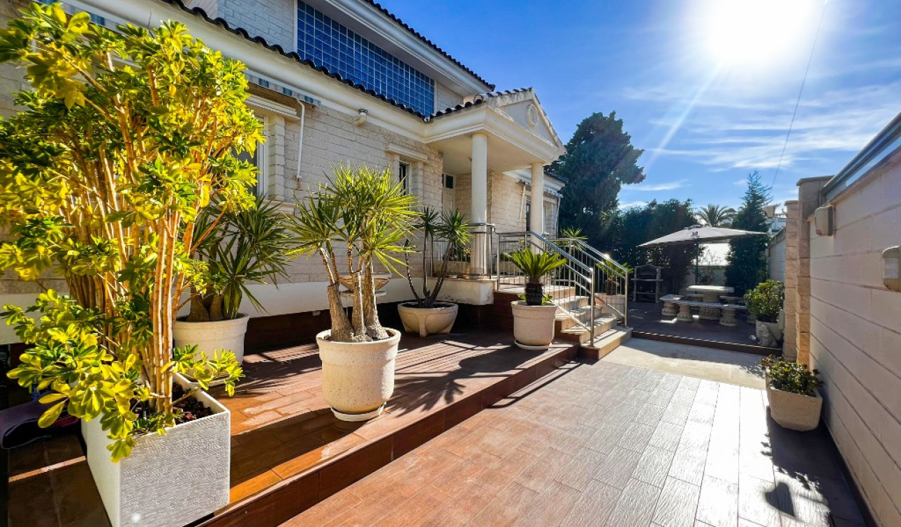 Resale - Detached Villa - La Mata