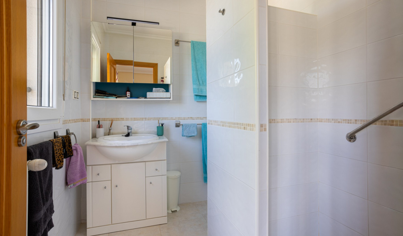 Resale - Detached Villa - La Zarza