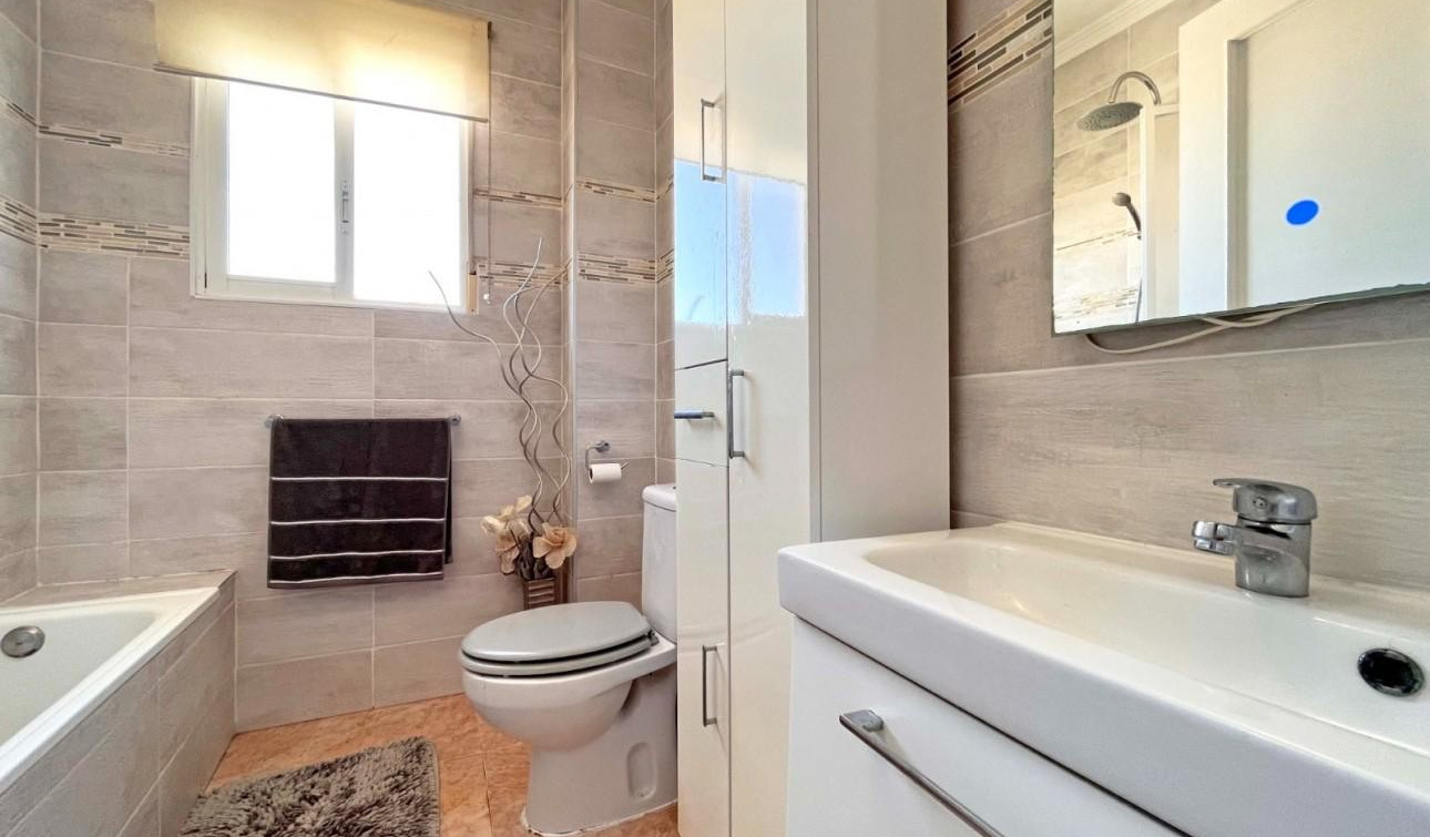 Resale - Detached Villa - La Zenia