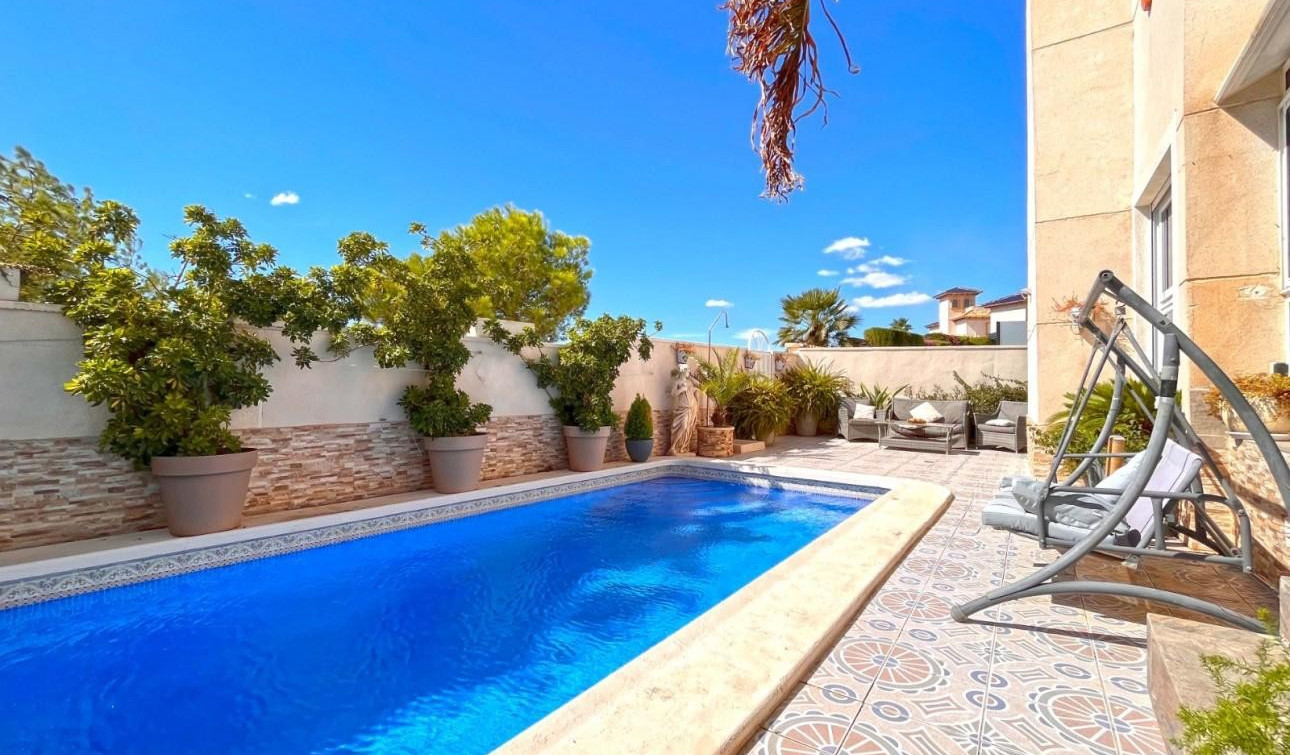 Resale - Detached Villa - La Zenia