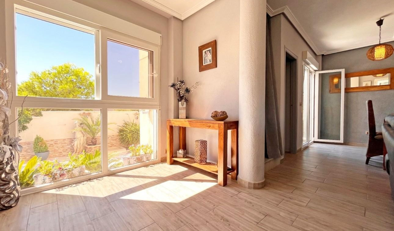 Resale - Detached Villa - La Zenia