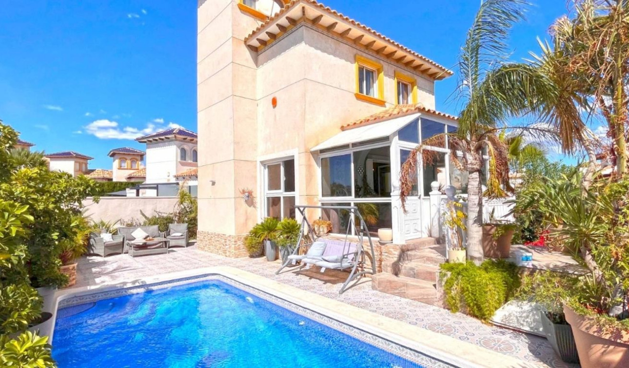 Resale - Detached Villa - La Zenia