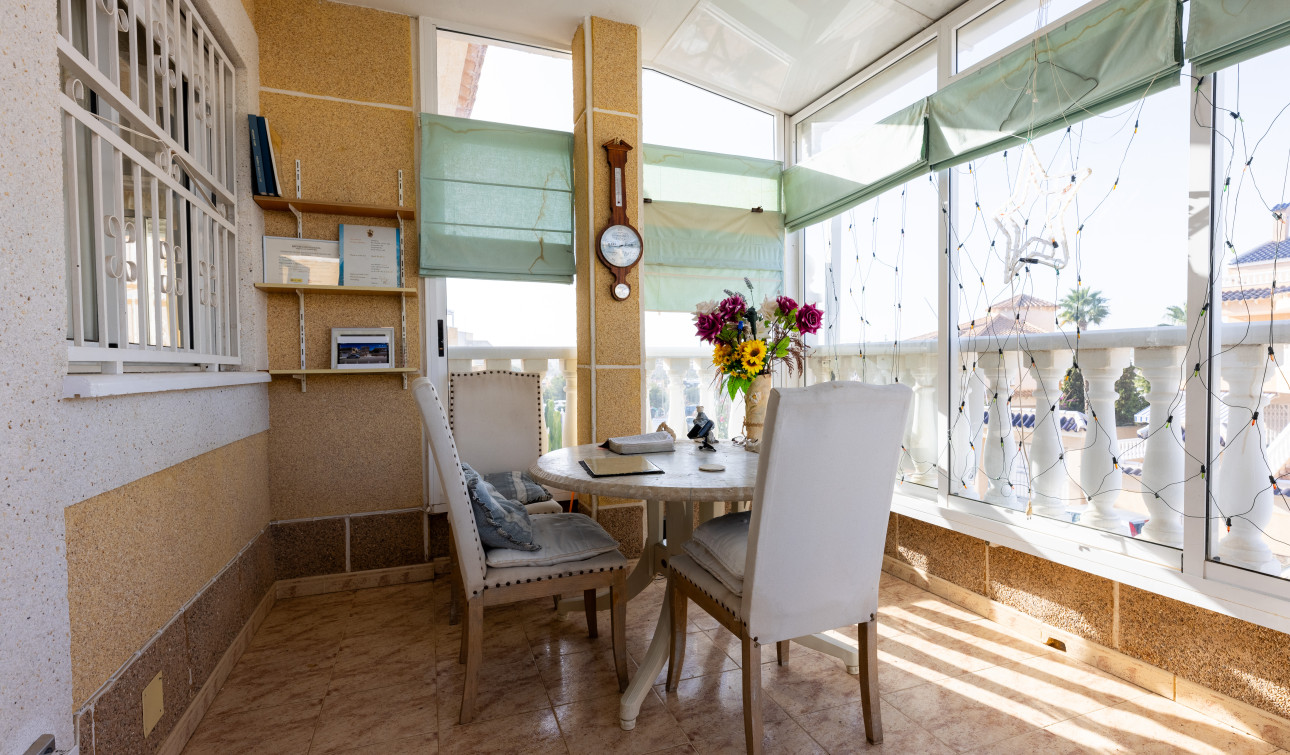 Resale - Detached Villa - Los Altos