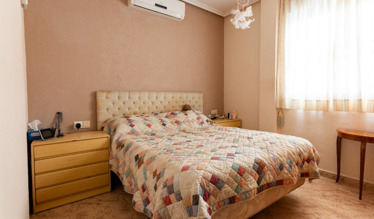 Resale - Detached Villa - Los Altos