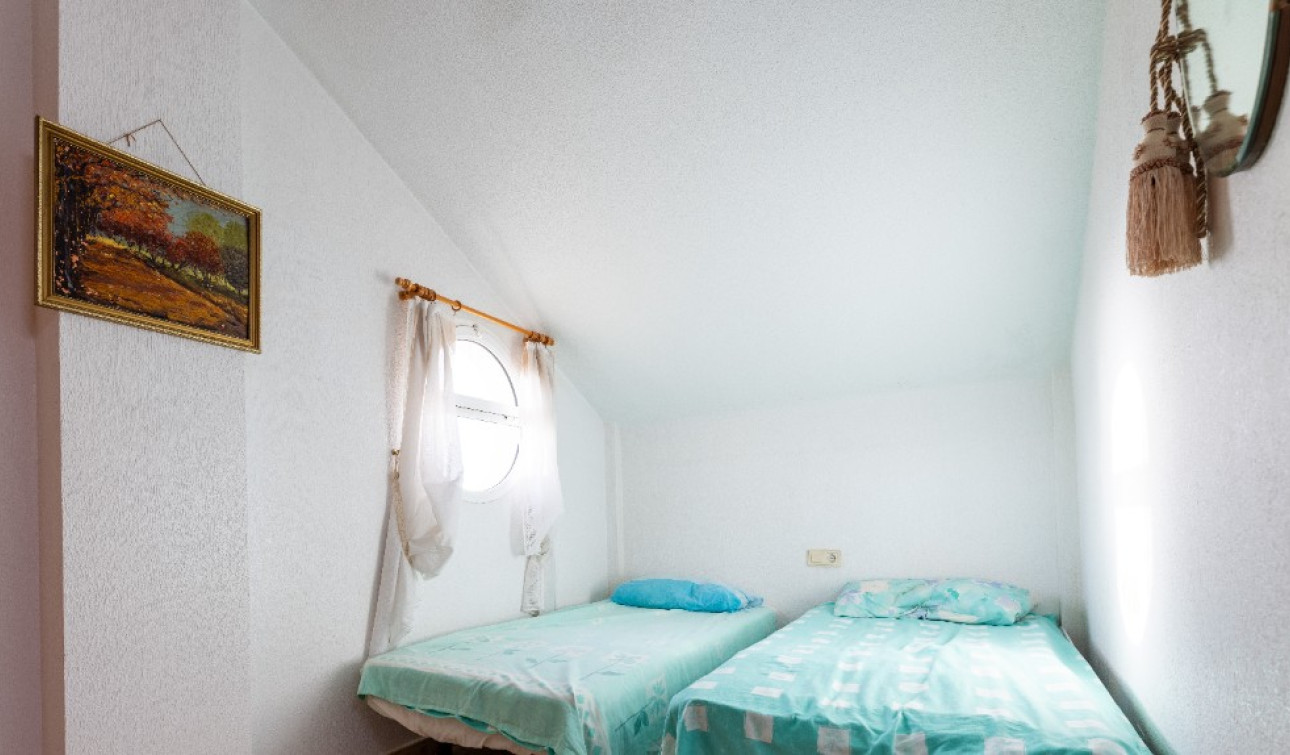 Resale - Detached Villa - Los Altos