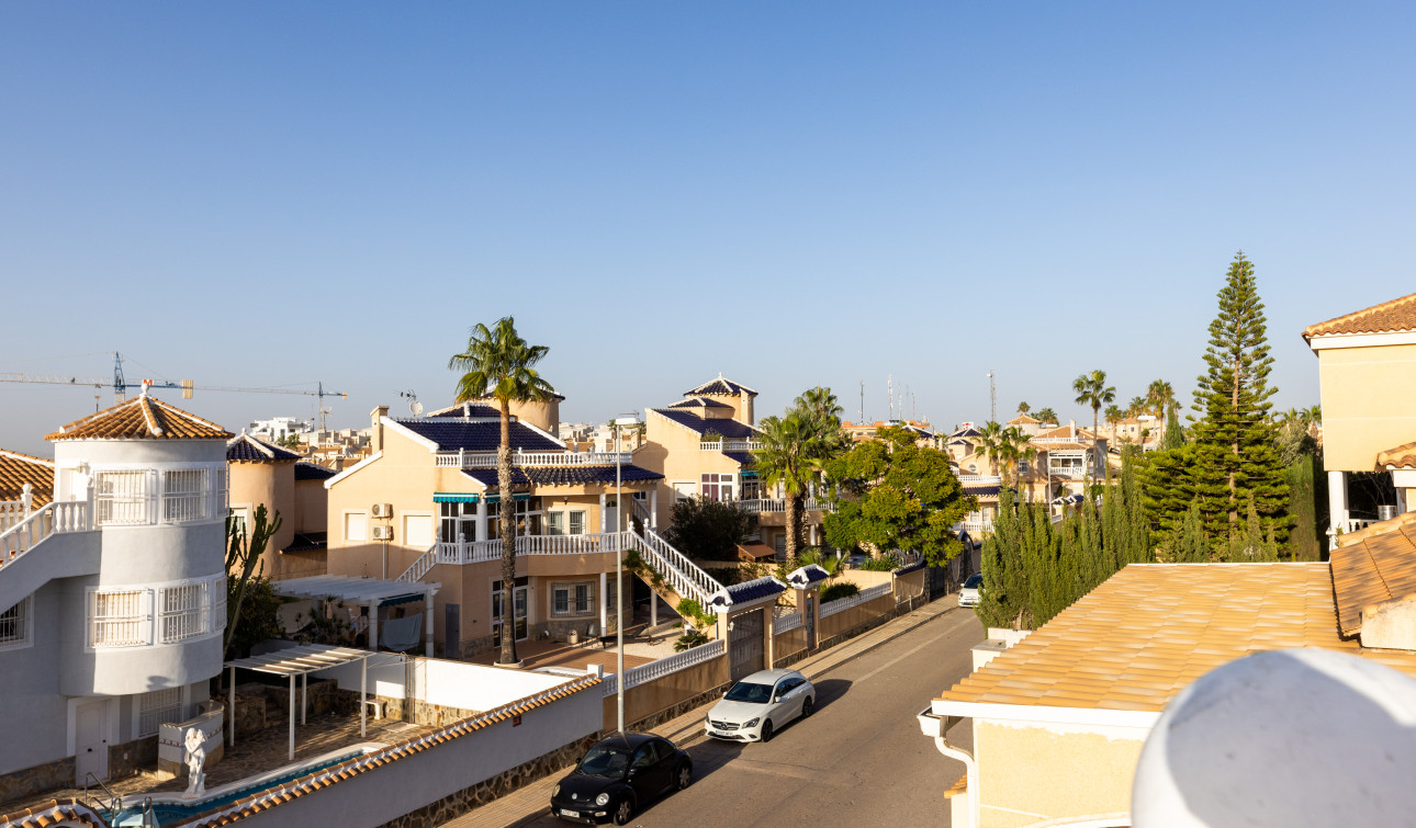 Resale - Detached Villa - Los Altos