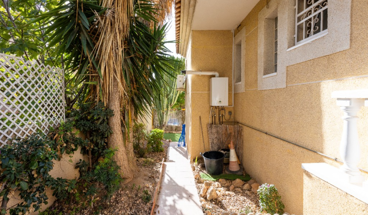 Resale - Detached Villa - Los Altos