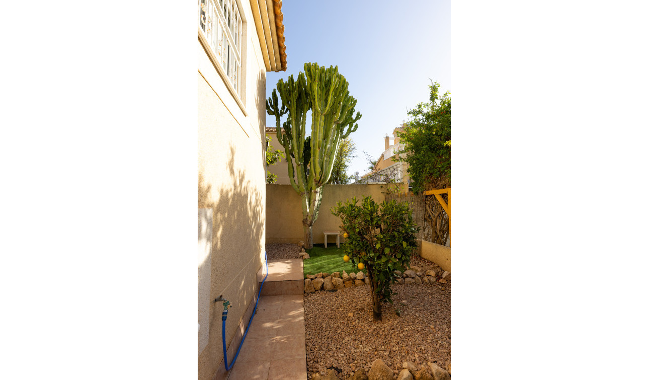 Resale - Detached Villa - Los Altos