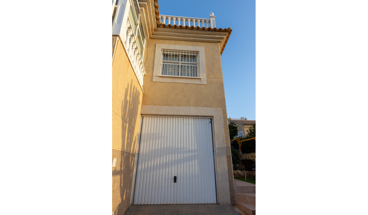 Resale - Detached Villa - Los Altos
