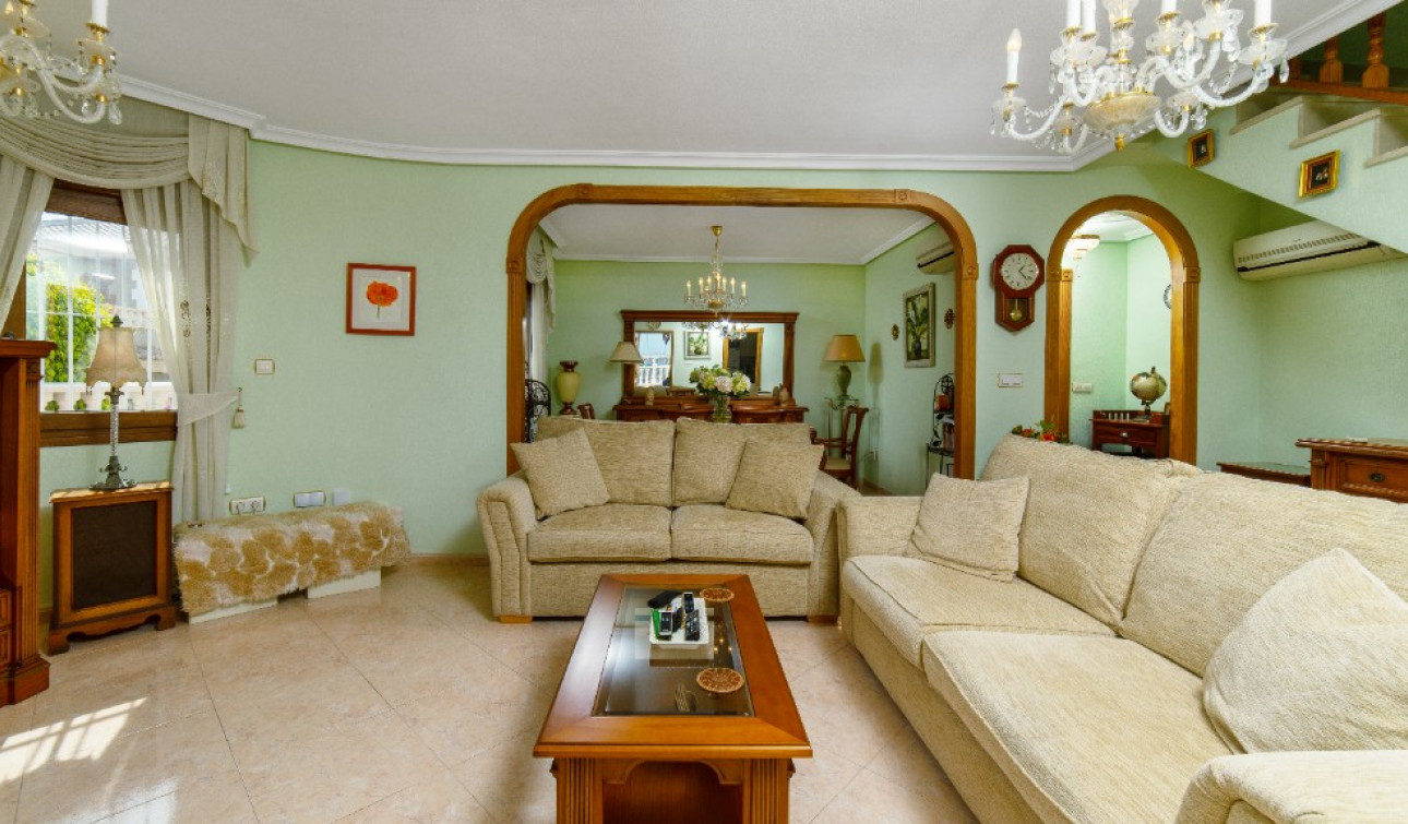 Resale - Detached Villa - Los Altos