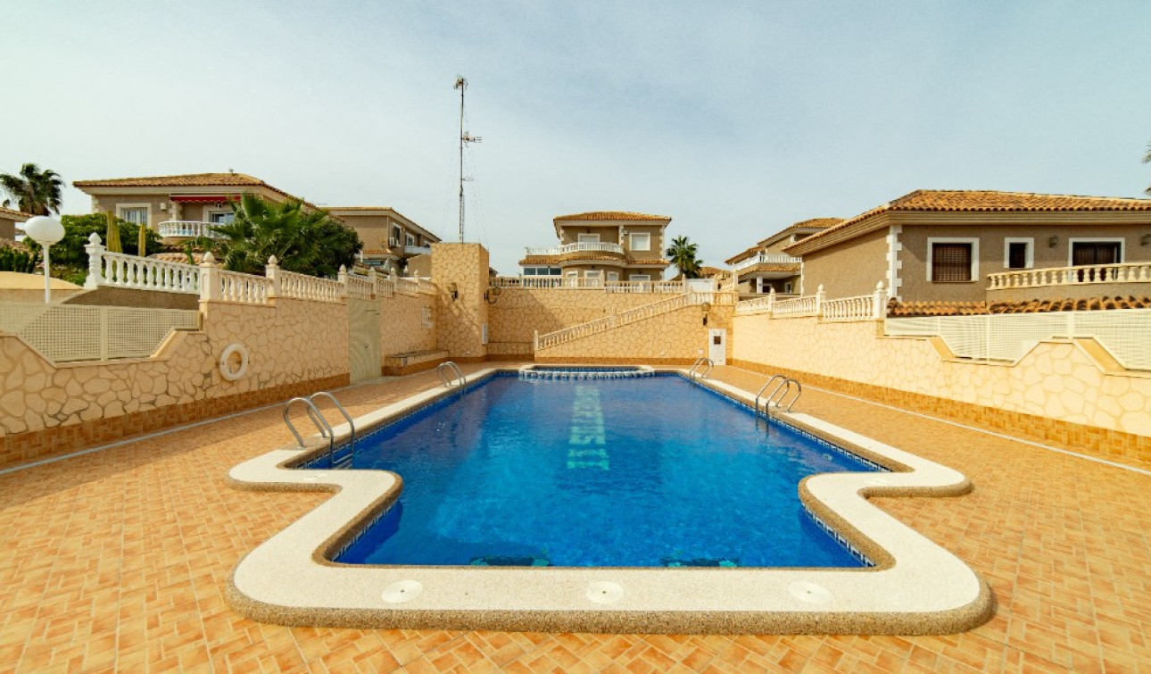 Resale - Detached Villa - Los Altos