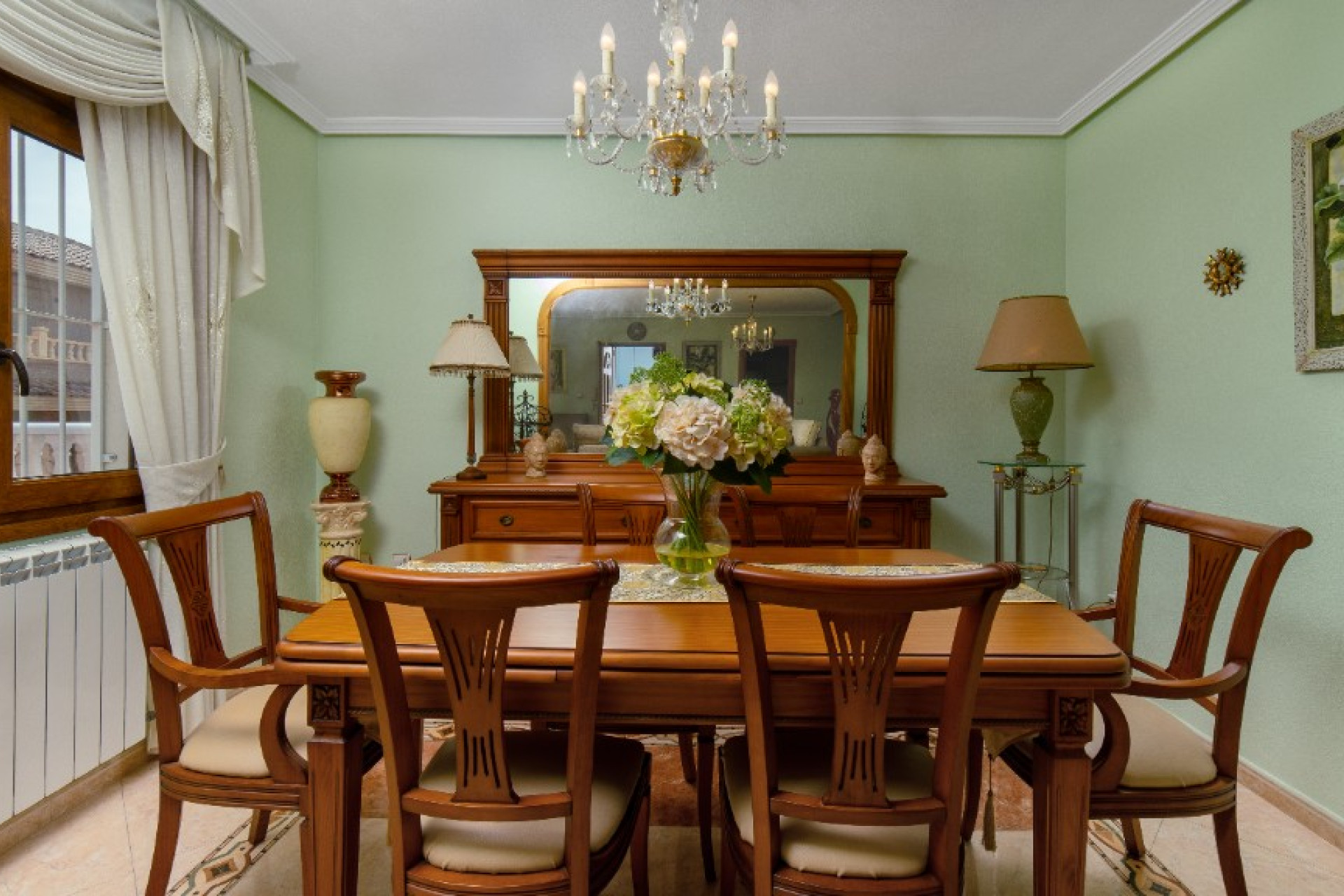 Resale - Detached Villa - Los Altos