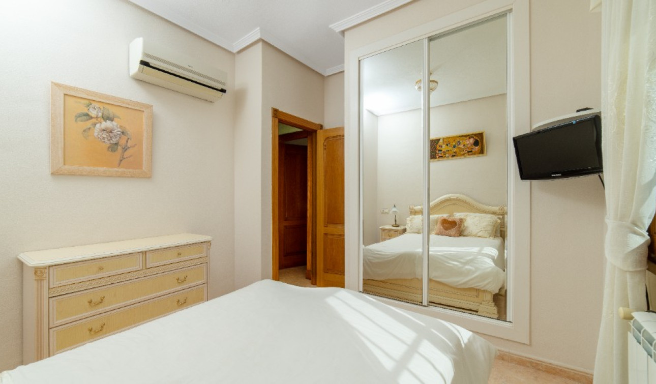 Resale - Detached Villa - Los Altos