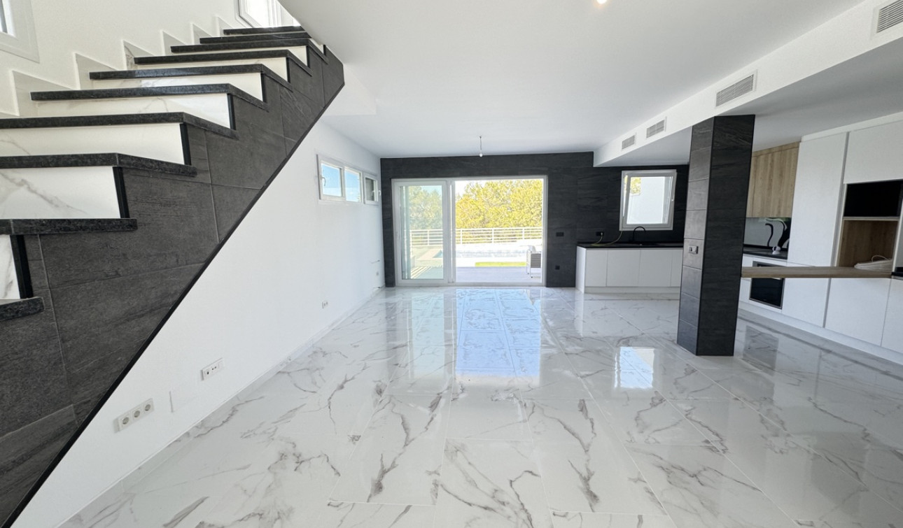 Resale - Detached Villa - Los Balcones