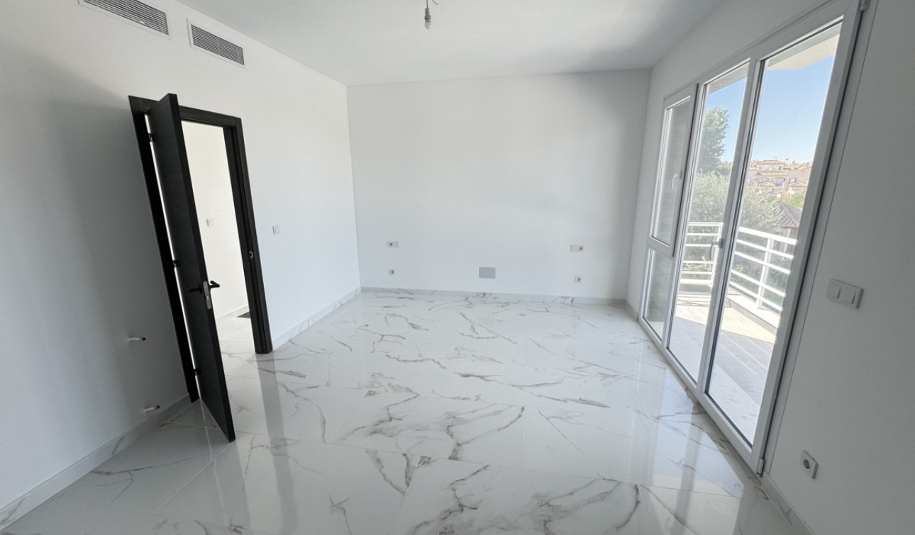 Resale - Detached Villa - Los Balcones