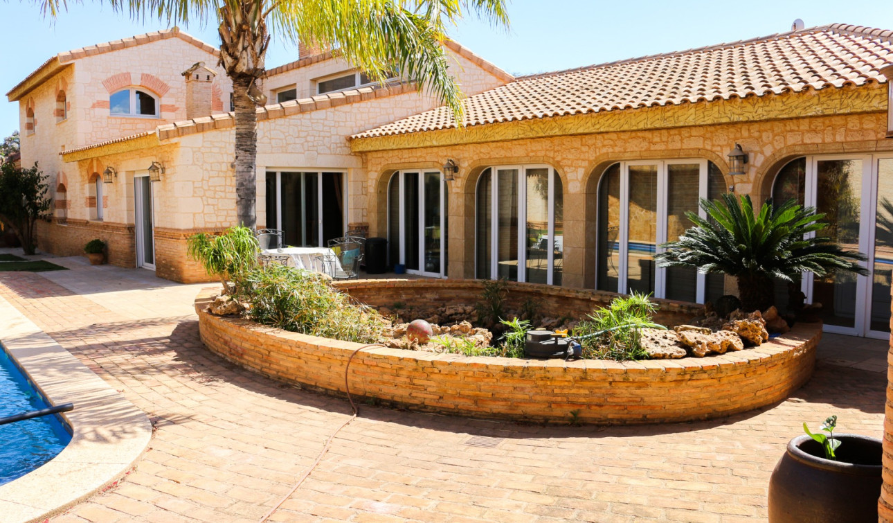 Resale - Detached Villa - Los Urrutias