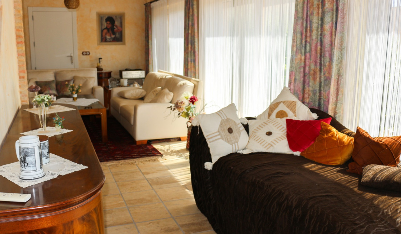 Resale - Detached Villa - Los Urrutias