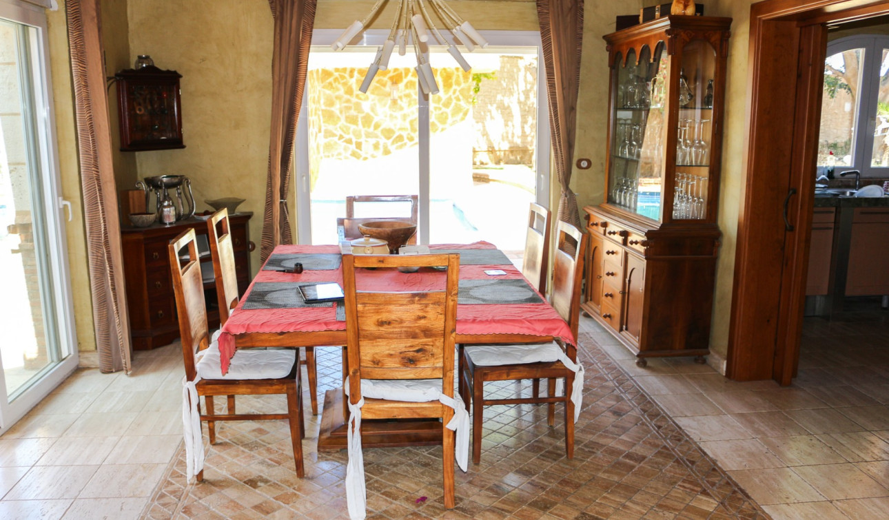 Resale - Detached Villa - Los Urrutias