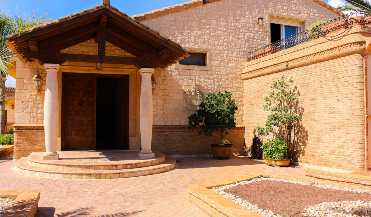 Resale - Detached Villa - Los Urrutias