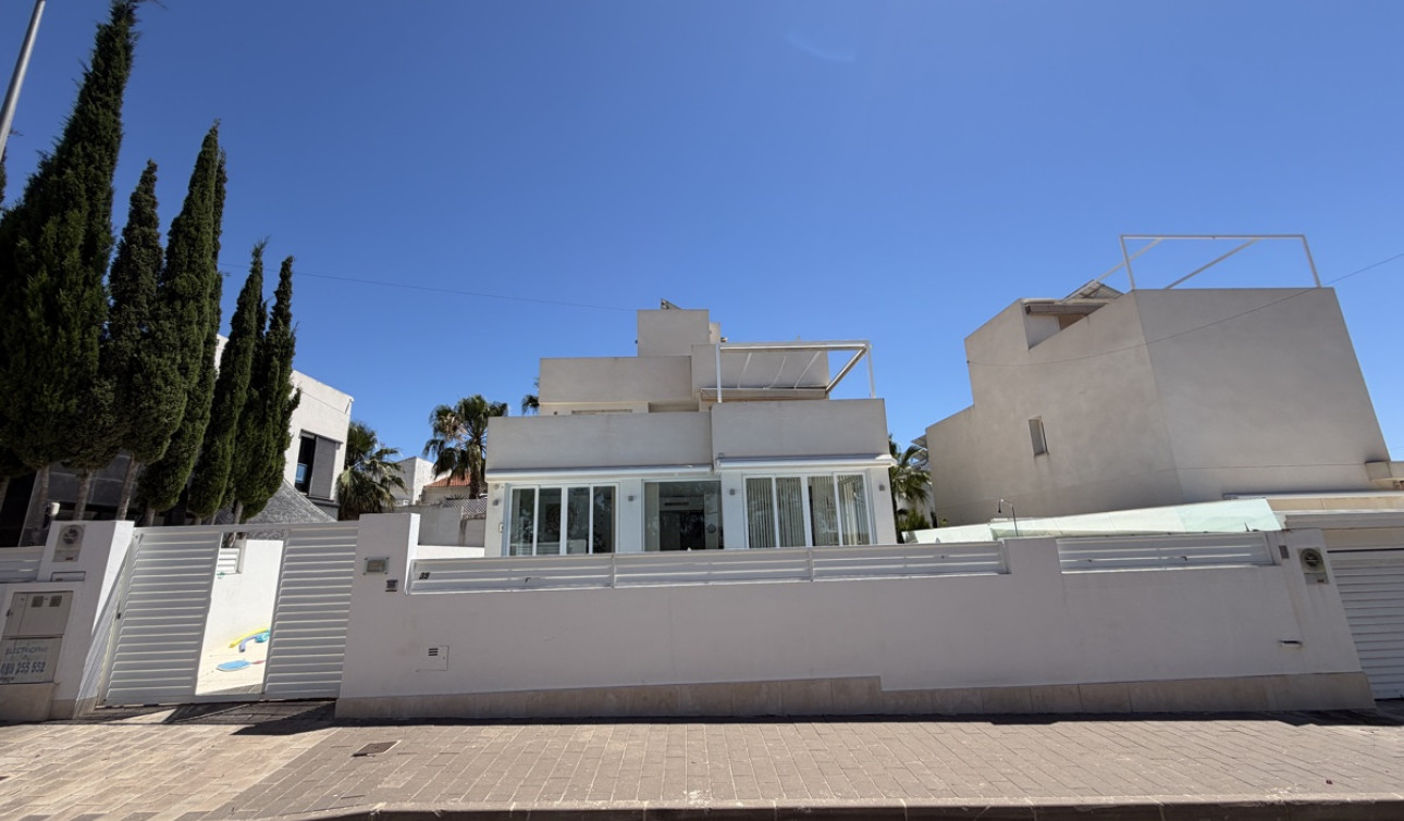 Resale - Detached Villa - Mil Palmeras