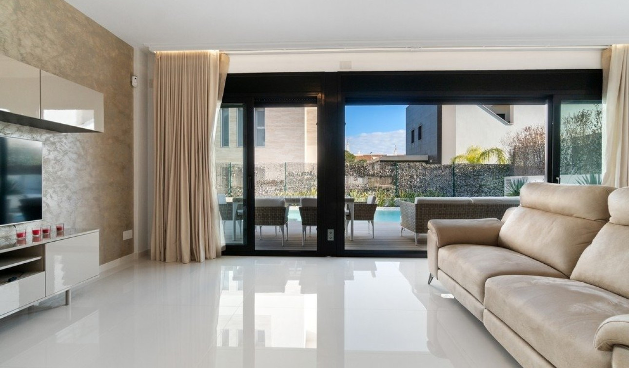 Resale - Detached Villa - Orihuela Costa - Agua Marina