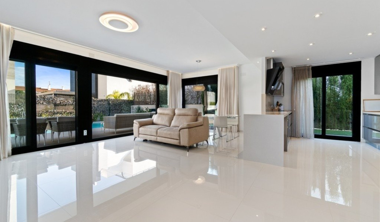 Resale - Detached Villa - Orihuela Costa - Agua Marina