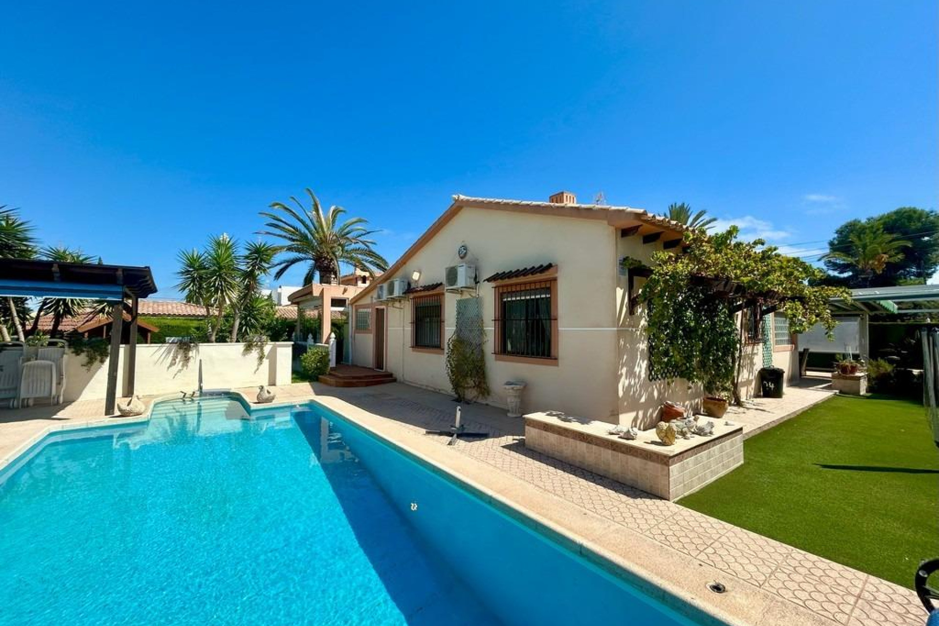 Resale - Detached Villa - Orihuela Costa - Aguamarina