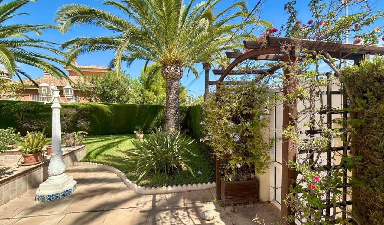 Resale - Detached Villa - Orihuela Costa - Aguamarina