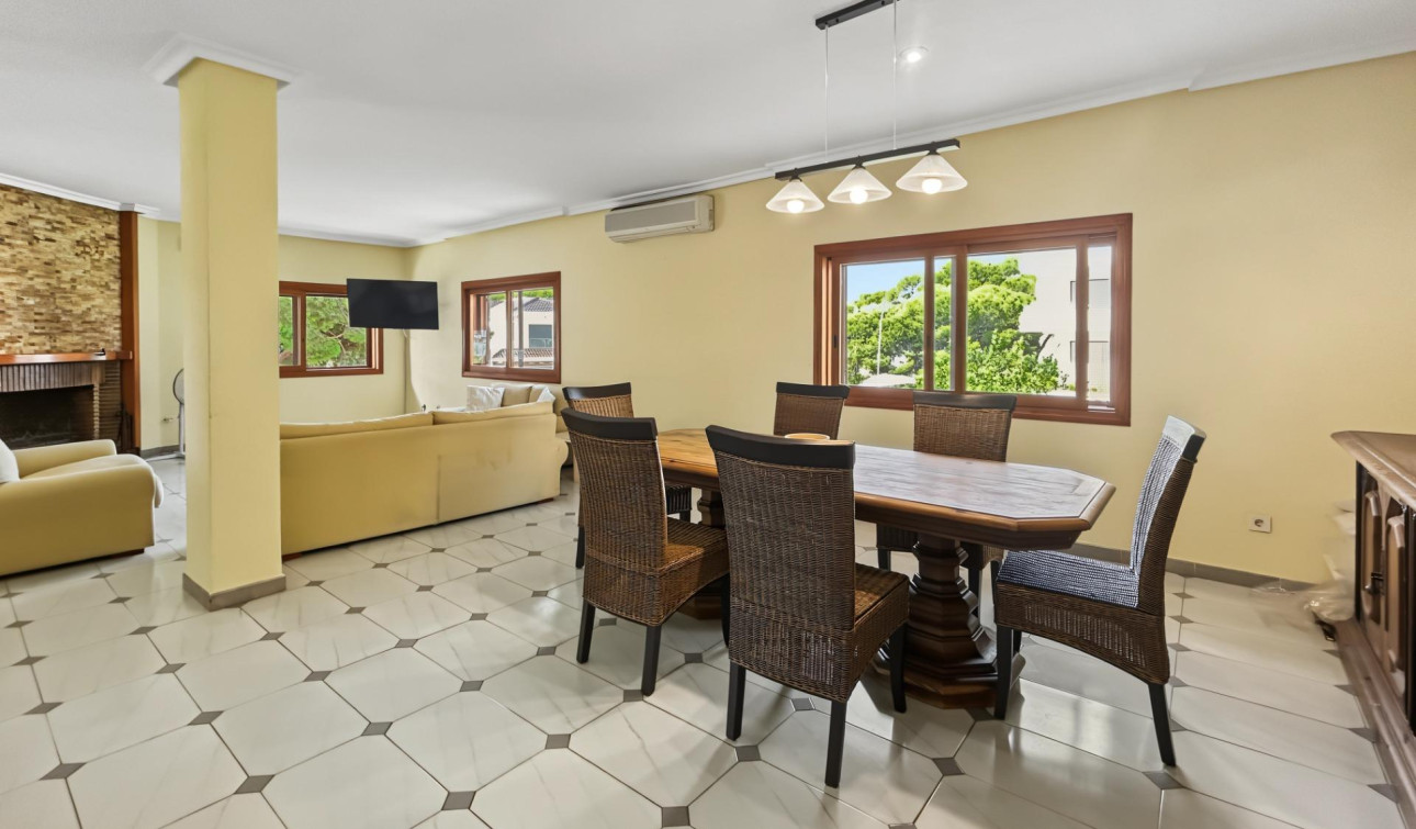 Resale - Detached Villa - Orihuela Costa - Campoamor