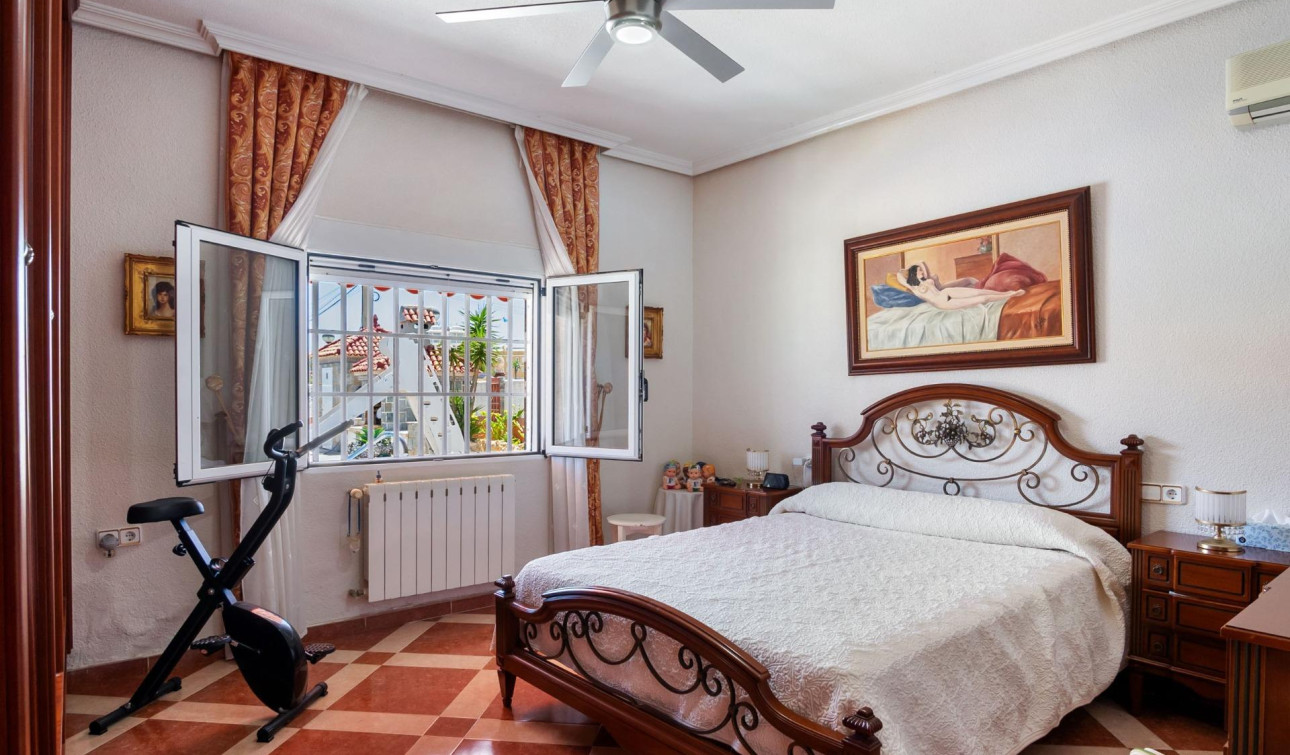 Resale - Detached Villa - Orihuela Costa - Campoamor
