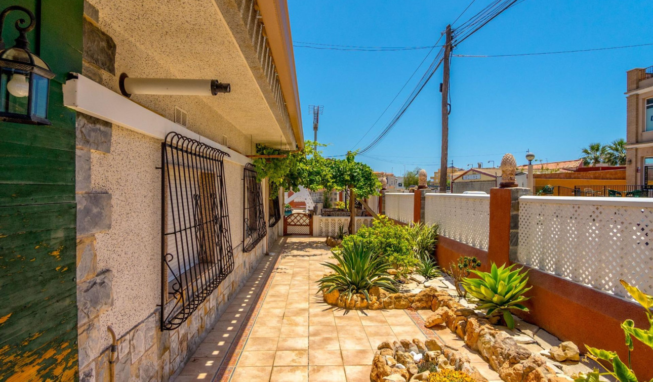 Resale - Detached Villa - Orihuela Costa - Campoamor