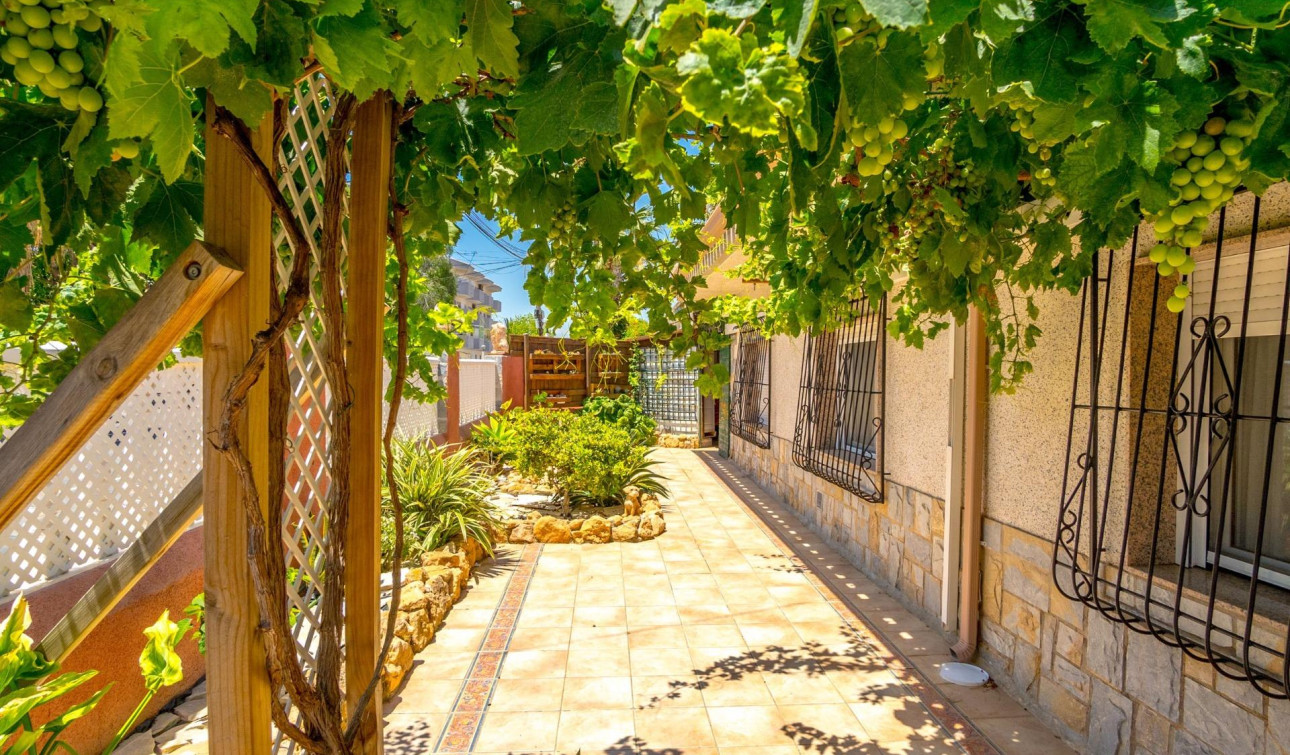 Resale - Detached Villa - Orihuela Costa - Campoamor