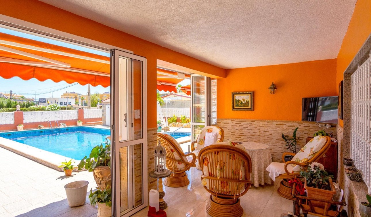 Resale - Detached Villa - Orihuela Costa - Campoamor