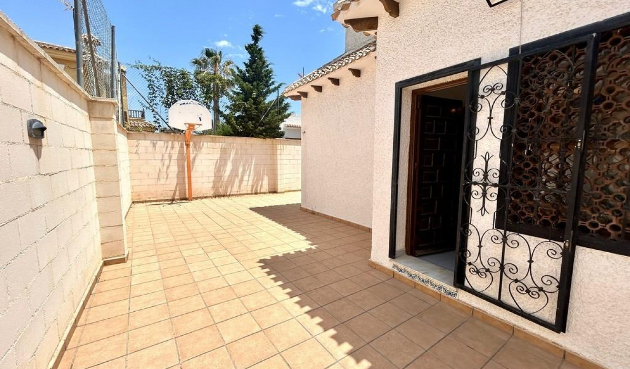 Resale - Detached Villa - Orihuela Costa - La Zenia