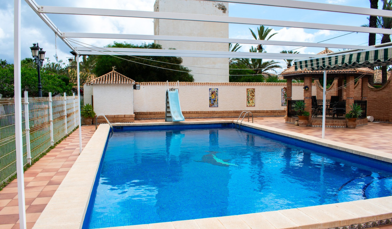Resale - Detached Villa - Orihuela Costa - MUY CERCA DE LA PLAYA
