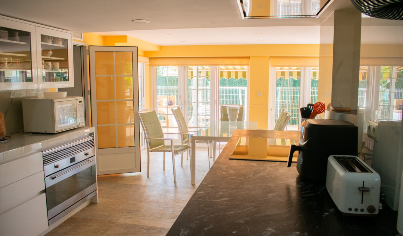 Resale - Detached Villa - Orihuela Costa - MUY CERCA DE LA PLAYA