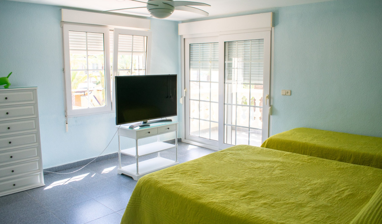 Resale - Detached Villa - Orihuela Costa - MUY CERCA DE LA PLAYA