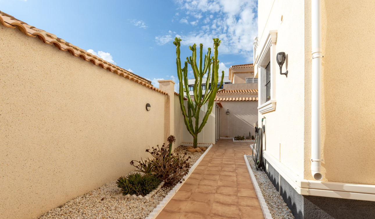 Resale - Detached Villa - Orihuela Costa - Playa Flamenca