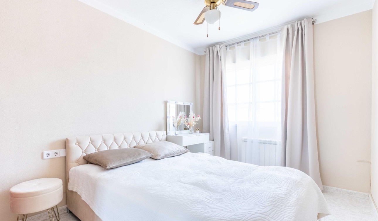 Resale - Detached Villa - Orihuela Costa - Punta Prima