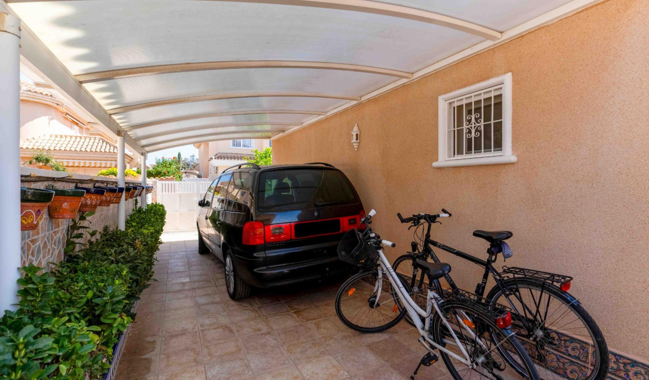 Resale - Detached Villa - Orihuela Costa - Punta Prima