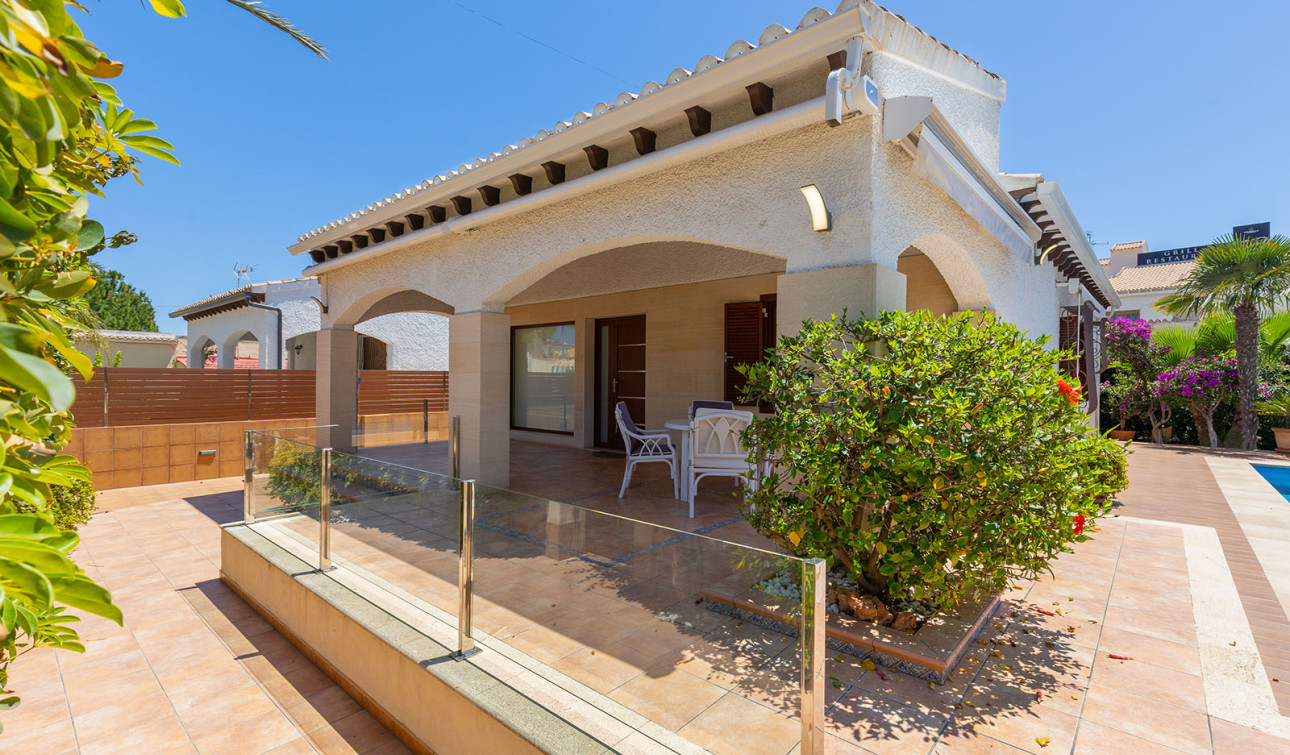 Resale - Detached Villa - Orihuela Costa - Punta Prima